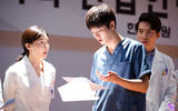 the_gang_doctor_-_behind_the_scenes_gallery_-_image_3_1